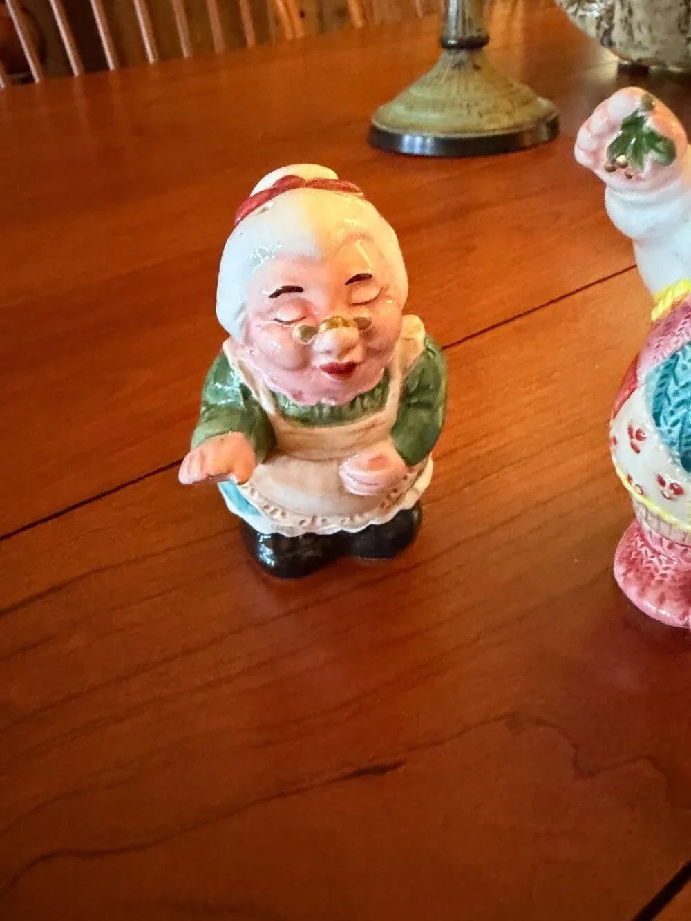 Fitz and Floyd Santa and Mrs. Claus Mistletoe Kissing Salt and Pepper Shakers